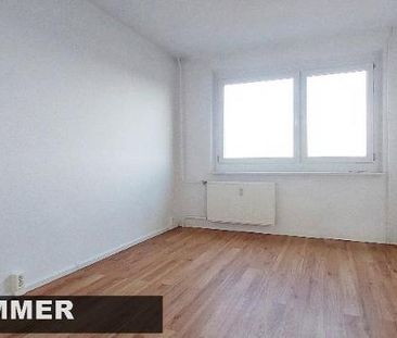 4 Zimmer mit Balkon und EBK, frisch saniert mit Aufzug - Photo 3
