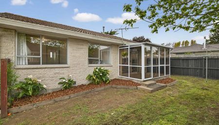 Clean and Tidy Home In Wainoni! - Photo 5