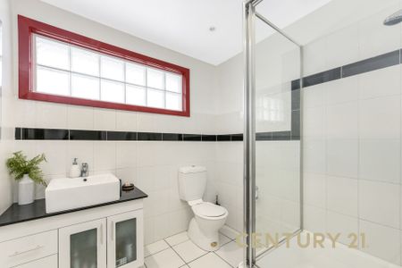 Spacious Family Living in Mulgrave - Photo 4
