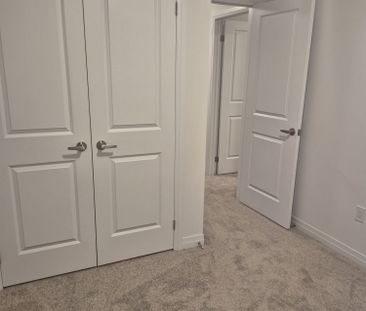 For Lease - 929 Douro Street, Stratford, Ontario - Photo 6