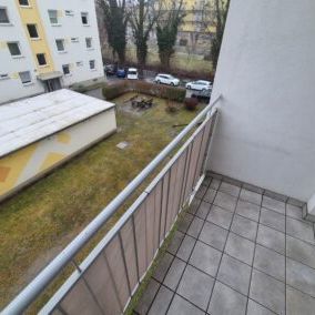 Lichtdurchflutete 2 Zimmer Wohnung mit Balkon - Photo 1