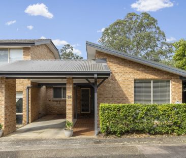 Spacious Family Townhouse with Modern Comforts and Solar Efficiency - Photo 5