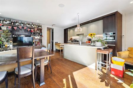 2 bedroom flat in 175 Wandsworth High Street - Photo 2