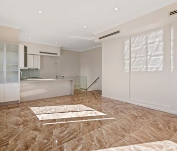 Luxurious 3-Bedroom Villa in Prime Location - Photo 1