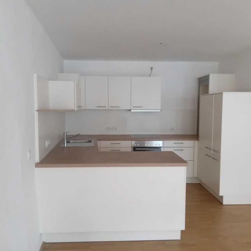 Neuwertige, moderne 2-Zimmer-Wohnung im Schärdinger Zentrum - Küche möbliert - Foto 1