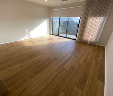 Beautiful Family Home - Photo 4