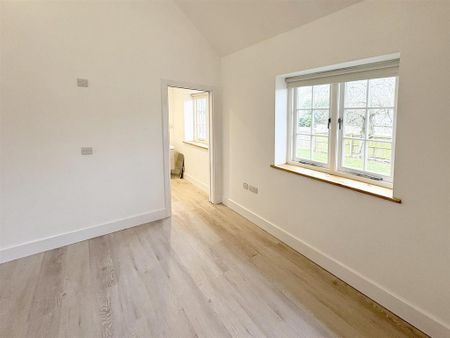 2 bedroom semi-detached bungalow to rent - Photo 2