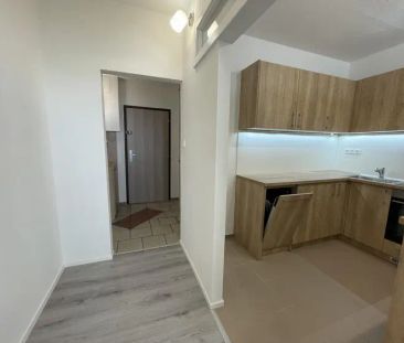 Pronájem rekonstruovaného bytu , Česká Lípa, ul. Hradecká, DV, 2+kk... - Photo 2