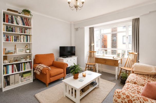 Woodlands Way, Putney, SW15 2SY - Photo 1