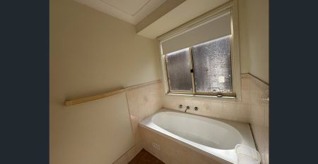 Comfortable Family Home in a Convenient Location - Photo 4