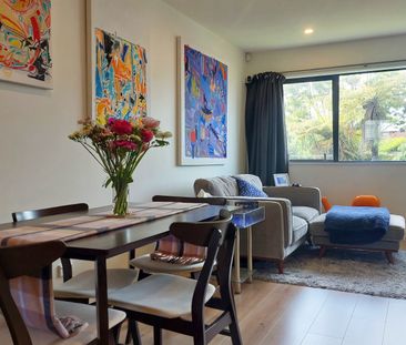 Stunning Two Bedroom Townhouse - Photo 4