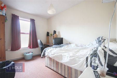 Cricklade Road, - Photo 4