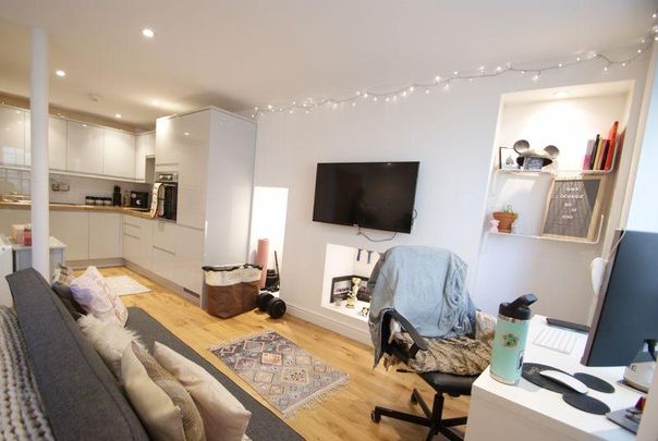 1 bedroom property to rent - Photo 1