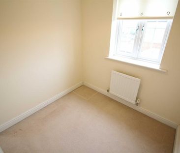 3 Bedroom House - Semi-Detached - Photo 1