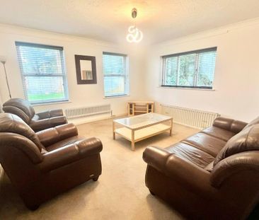 3 bedroom ground floor flat to rent - Photo 2