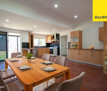 COMFORTABLE & UPDATED THREE BEDROOM FAMILY HOME LOCATED IN A QUIET ... - Photo 5