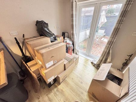 2 bedroom terraced house to rent - Photo 2