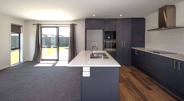 Modern Home, Family Ready - Photo 1