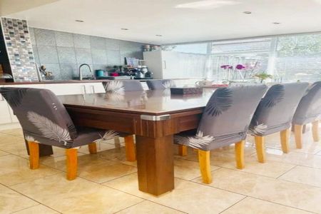 5 bedroom semi-detached house to rent - Photo 2