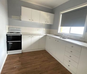 TIDY UNIT ON NORTH HILL - Photo 3