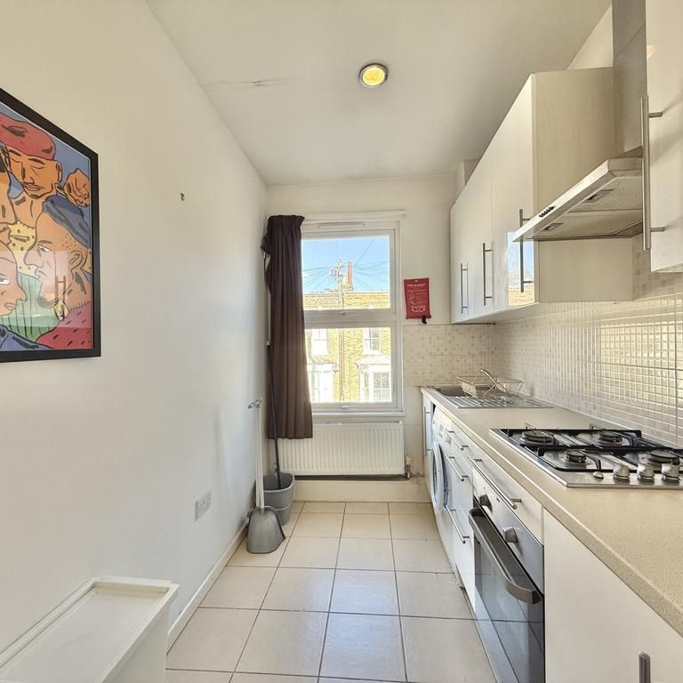 2 bedroom flat to rent - Photo 1