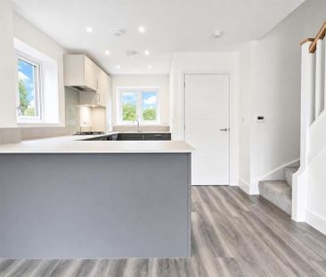 2 bedroom semi-detached house to rent - Photo 2