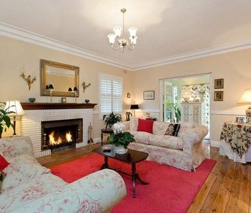 6-month lease term - 4 Bedroom Family Home - Photo 6