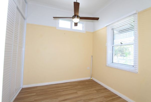 Quaint Cottage, Convenient Location - Photo 1