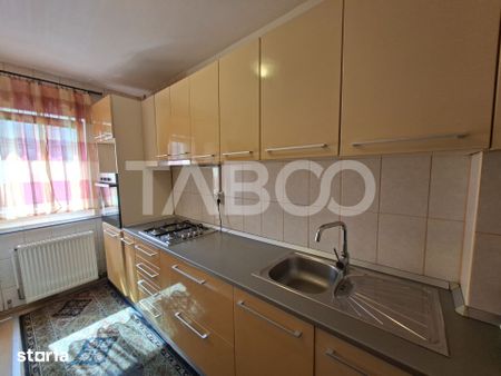 Apartament 3 camere etaj 1 de inchiriat zona Scoala de Inot Sibiu - Fotografie 2