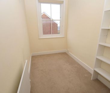 4 bedroom semi-detached house to rent - Photo 5