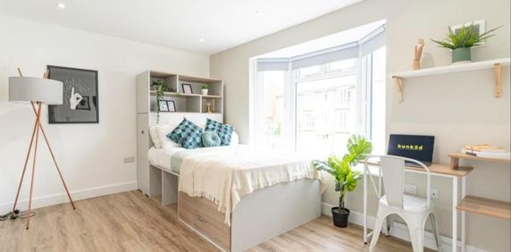 1 bedroom in a house share to rent - Photo 2