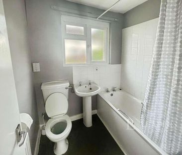 Northumberland Avenue, Stamford, PE9 - Photo 3