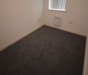 2 bed Flat for Rent - Photo 3