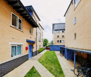 Single Ensuite Room - Photo 6