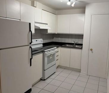 For Lease - 72 Lake Avenue Unit# 201, Richmond Hill, Ontario - Photo 3