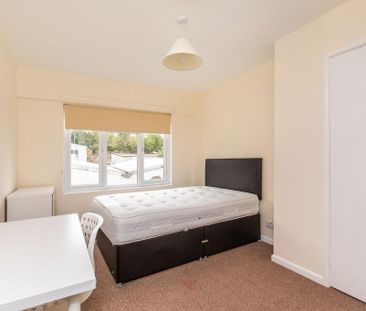 4 bedroom terraced house to rent - Photo 4