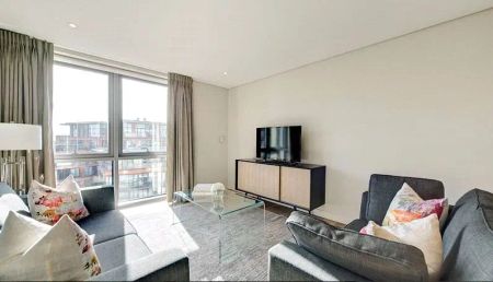 3 bedroom flat in London - Photo 5