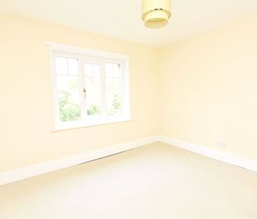 Greenhill Close, Colehill, Wimborne, Dorset, BH21 - Photo 2