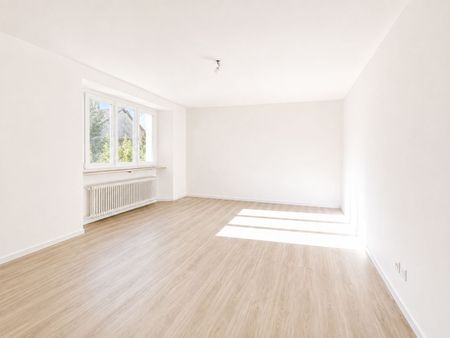 Wunderschöne 3.5-Zimmer-Wohnung im 1. Stock im Herzen von Tegna - Foto 2