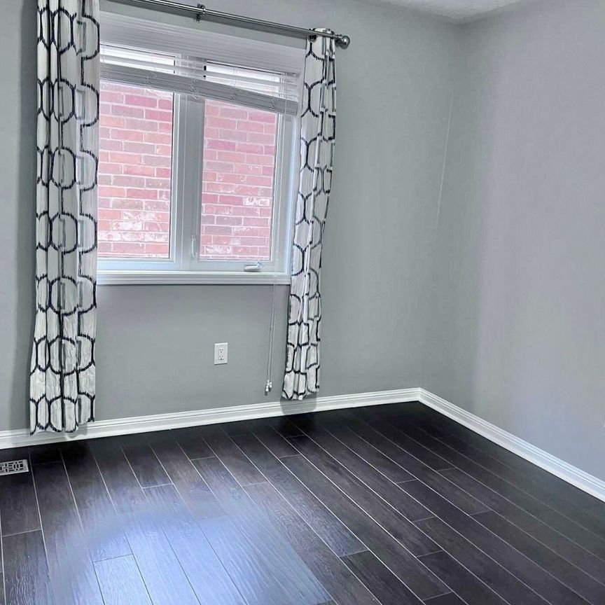 For Lease - 450 Pozbou Crescent, Milton, Ontario - Photo 1