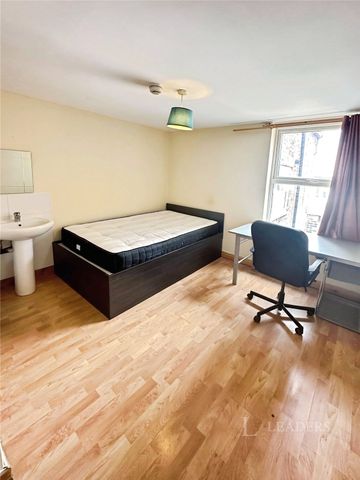 8 bedroom house to rent Talbot Road, Fallowfield, Manchester, M14 - Photo 3