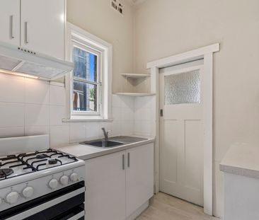 2/294 Bridge Road, Glebe NSW 2037 - Apartment For Rent | Domain - Photo 3