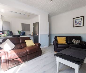 Shelbourne Road, Charminster - Photo 4