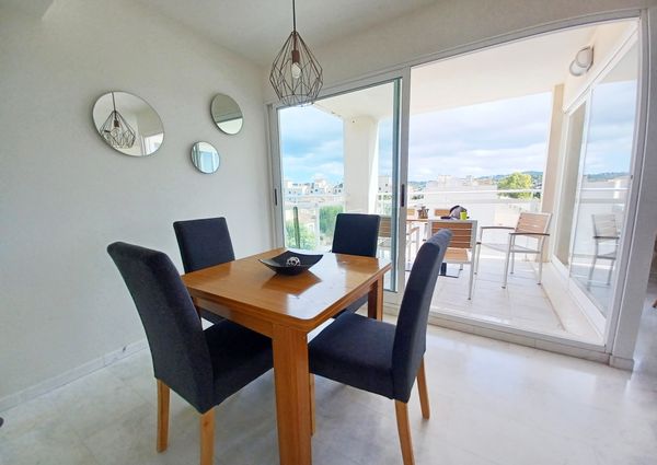 LONG TERM RENTAL. 3 bedroom penthouse apartment for rent with large own large terrace