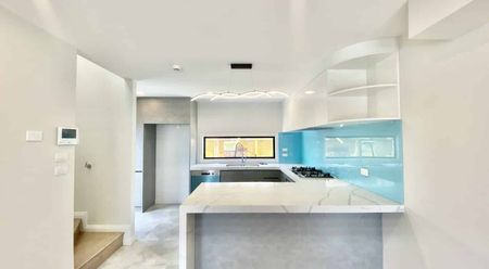 Clover Park Townhouse - Photo 5