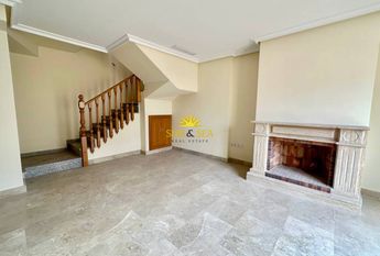 NEW 4 BEDROOM PENTHOUSE WITH SUNROOF FOR RENT IN TORREVIEJA - ALICANTE