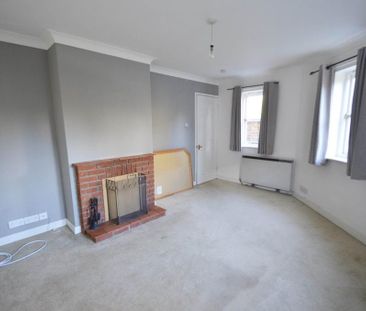 2 bedroom end of terrace house to rent - Photo 4