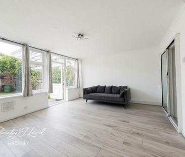 4 bedroom flat to rent - Photo 1