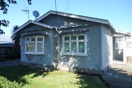 1-Bedroom Flat with Carport - Photo 4