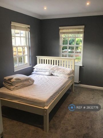 2 bedroom end of terrace house to rent - Photo 4